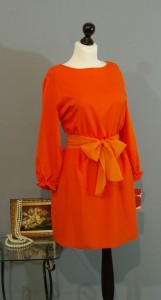 платье оранжевого цвета