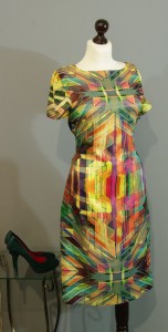 разноцветное шелковое платье