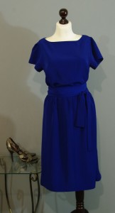 синее платье