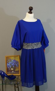 синее платье в стиле 1970х