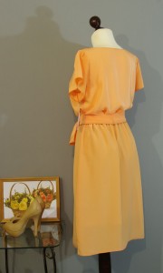 абрикосовое платье