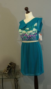 бирюзовое платье с цветами