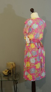 розовое платье с цветами