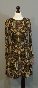 Коричневое платье с восточным рисунком купить на сайте Платье-терапия (153)