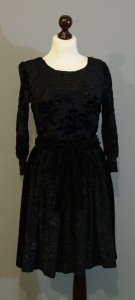 Черное платье из набивного бархата купить на сайте Платье-терапия (76)