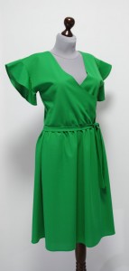 Красивое зеленое платье на лето