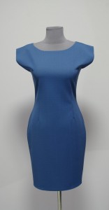 Дымчато-голубое платье-карандаш