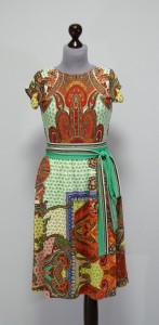 Бирюзовое платье с цветным восточным принтом