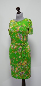 Зеленое платье с индийскими огурцами