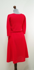 Красное платье зима