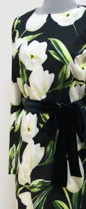 Сукня из ткани з тюльпанами