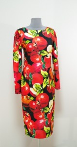 Яблочное платье из ткани Дольче Габбана