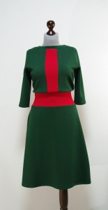 Эластичное теплое зеленое платье малахит