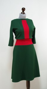 Зеленое теплое платье