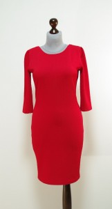 Маленькое красное утягивающее платье