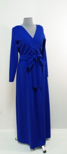 Красивое длинное платье синего цвета