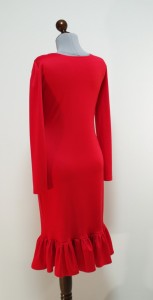 Теплое платье из ткани красного цвета